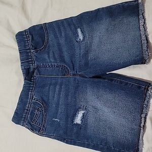 OshKosh B'gosh Stretch distressed Jean shorts in Size 5